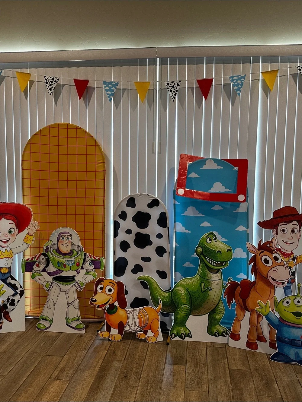 Disney Pixar Toy Story Coroplast Cutout & Arches Party Decorations
